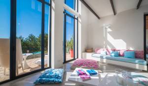 Alquiler por temporada Villa Es Cubells