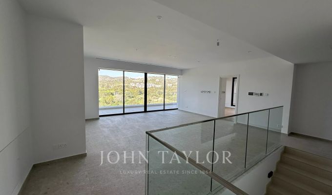 Nueva construcción Entrega el 12/25 Agios Tychonas