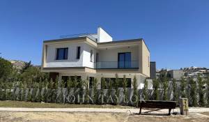 Nueva construcción Villa Agios Tychonas