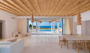 Venta Villa Cala Llenya