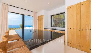 Venta Villa Cala Llenya