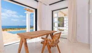 Venta Villa Cala Llenya
