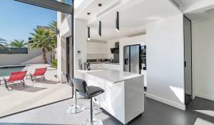 Venta Villa Falicon
