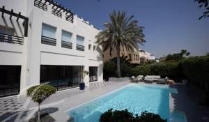 Venta Villa The Lakes