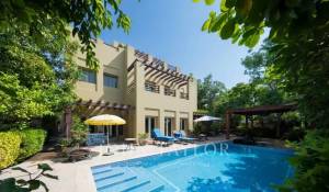 Venta Villa The Lakes