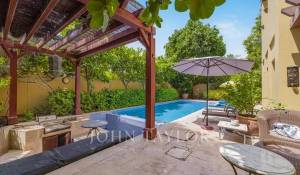 Venta Villa The Lakes